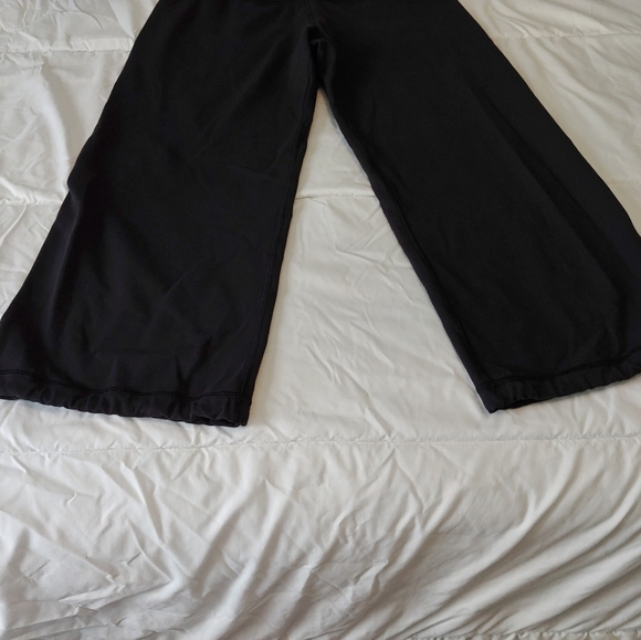 Lululemon cropped wide leg yoga pants - Picture 5 of 9